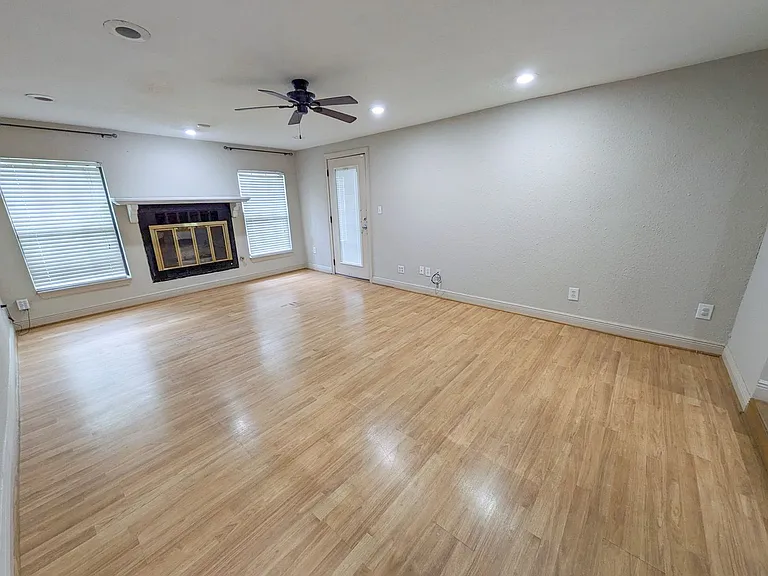 5031 Simpson Ave — Photo 10