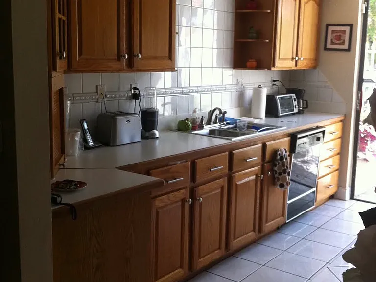 12404 SW 20th Ter — Photo 2