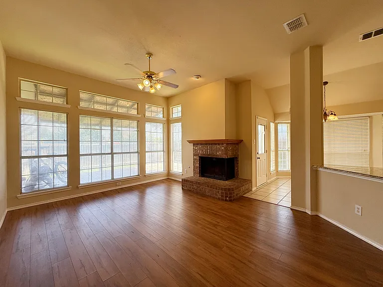 6000 Arlington Dr — Photo 18