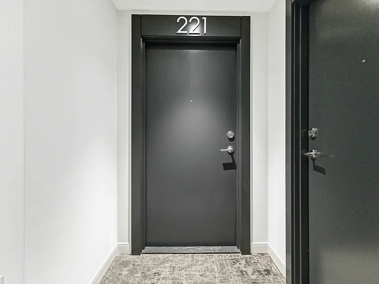 7439 Kingston Rd — Photo 10