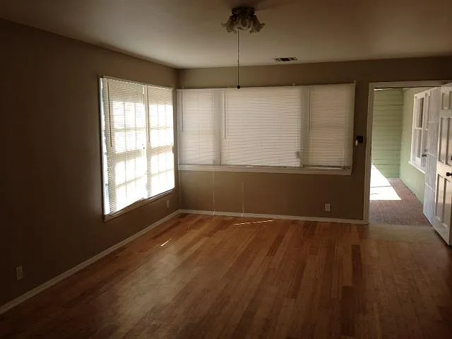 6700 Gloria Ave — Photo 5