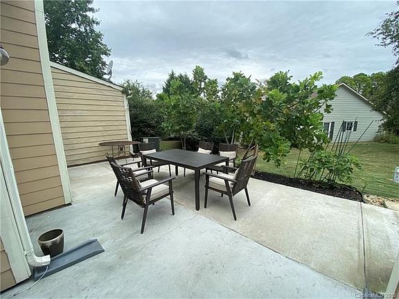 3rd image of 11119 Michaelangelo Ct