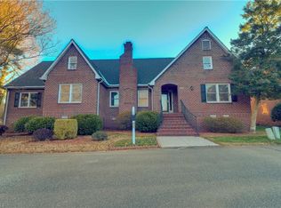 102 Cheswyck Ln, Winston Salem, NC 27104