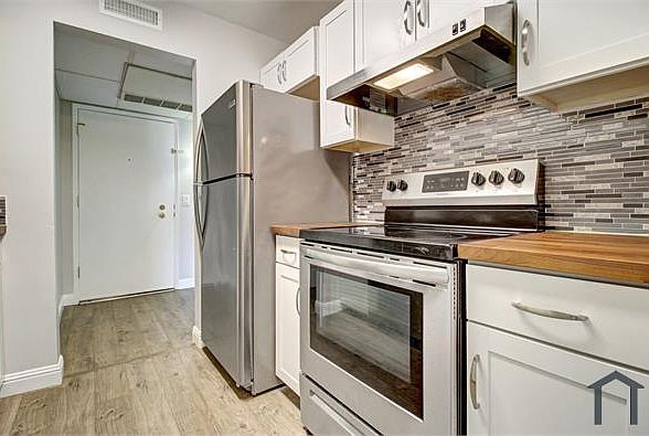 1st image of 480 N Civic Dr APT 208