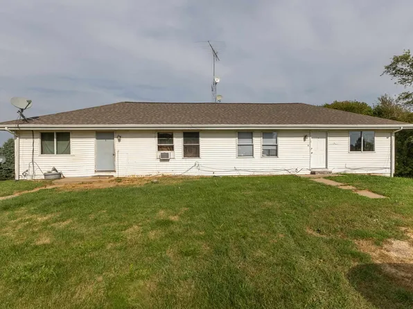 16792 Clay Hill Rd, Dubuque, IA 52002