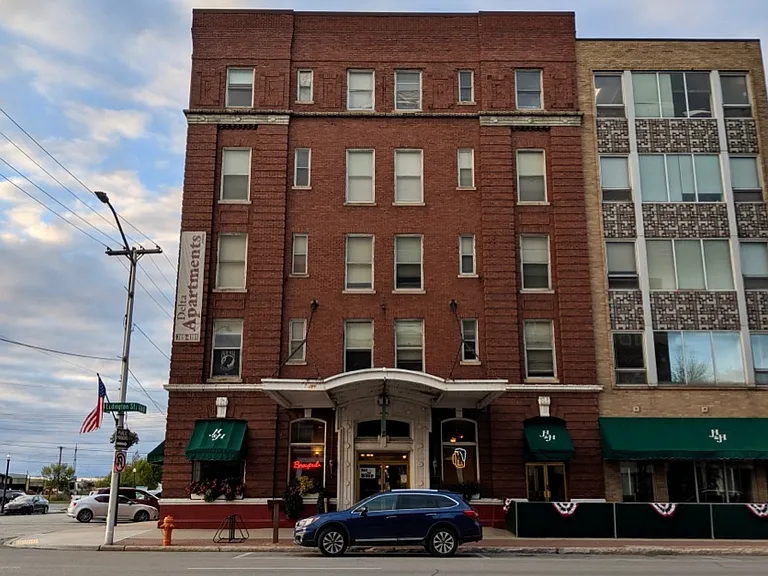 624 Ludington St #505 — Photo 1