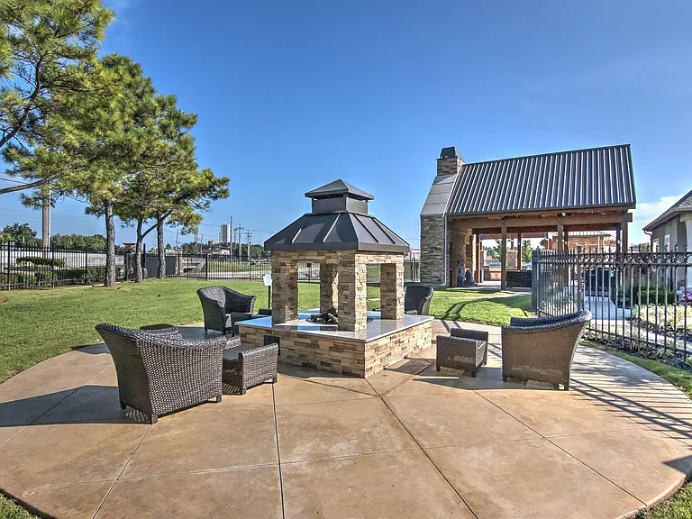 Mansions at Riverside — Photo 4