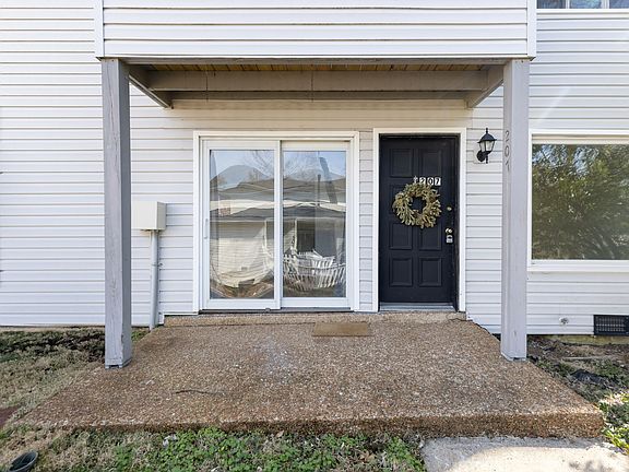 3rd image of 810 Bellevue Rd APT 207