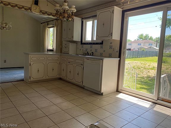 2nd image of 13911 Bennington Blvd