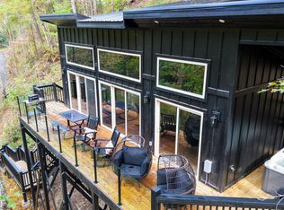 2338 Willow Ln, Sevierville, TN 37862