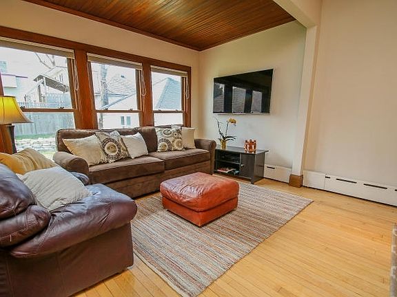 5th image of 4033 N Prospect Ave
