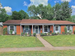 1027 Elmendorf Dr, Lexington, KY 40517