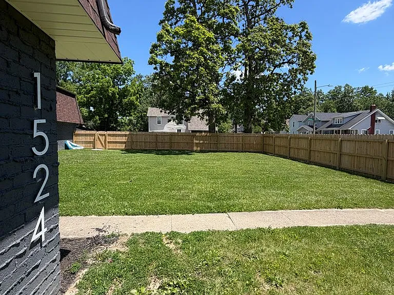 1524 Genessee Ave — Photo 12