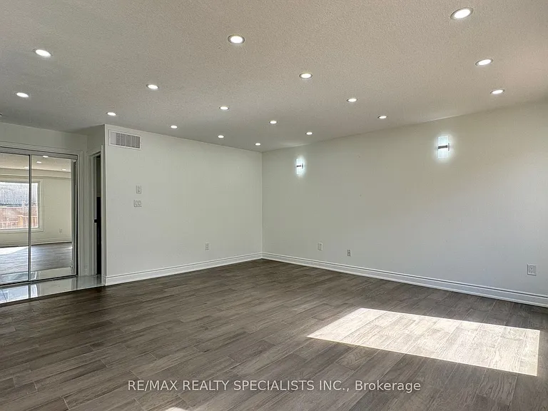 505 Bridlewreath Ct #UPPER LVL — Photo 15