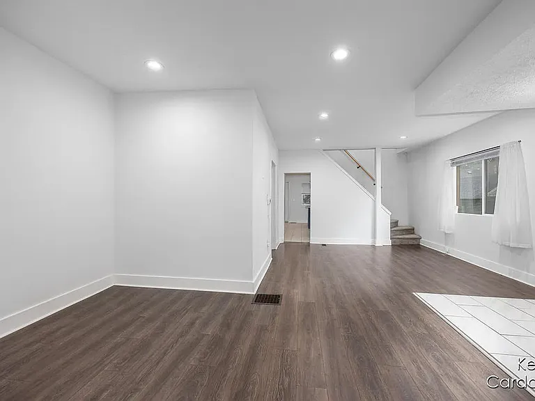 443 Barth Ave SE — Photo 4
