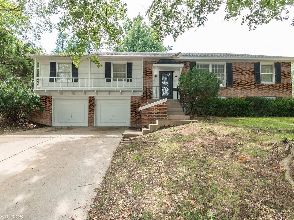 Raised Ranch House in the Royal Oaks with a large two-car garage and partial finished basement.