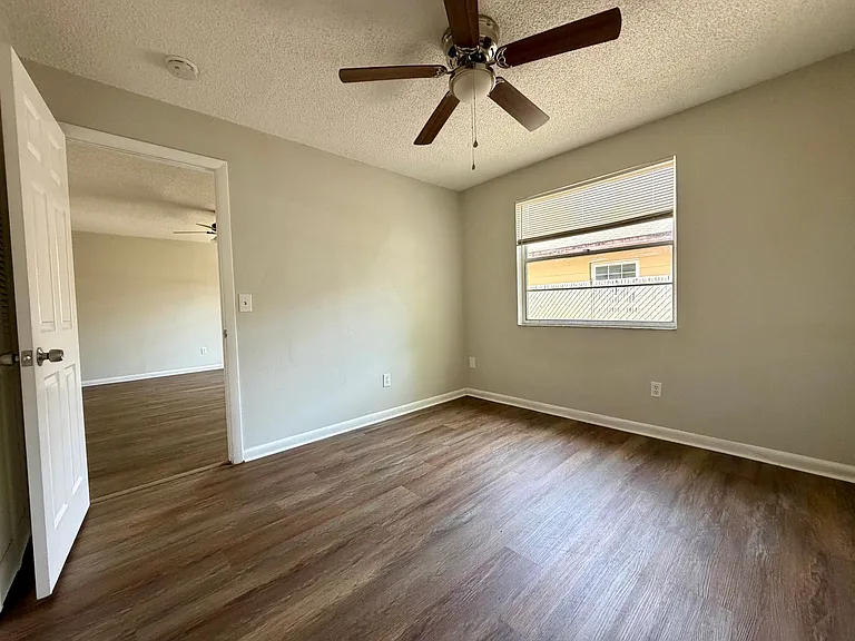 457 Kansas Ave — Photo 7