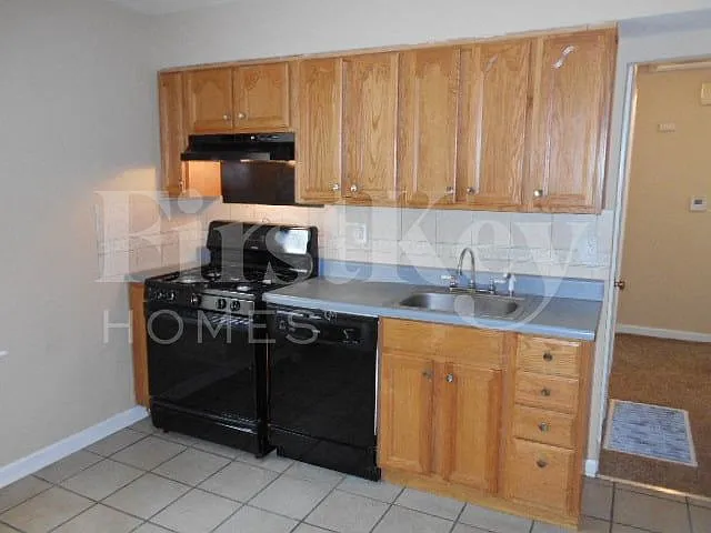1405 Gahan Dr — Photo 4