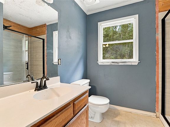 4th image of 965 Garrison Rd