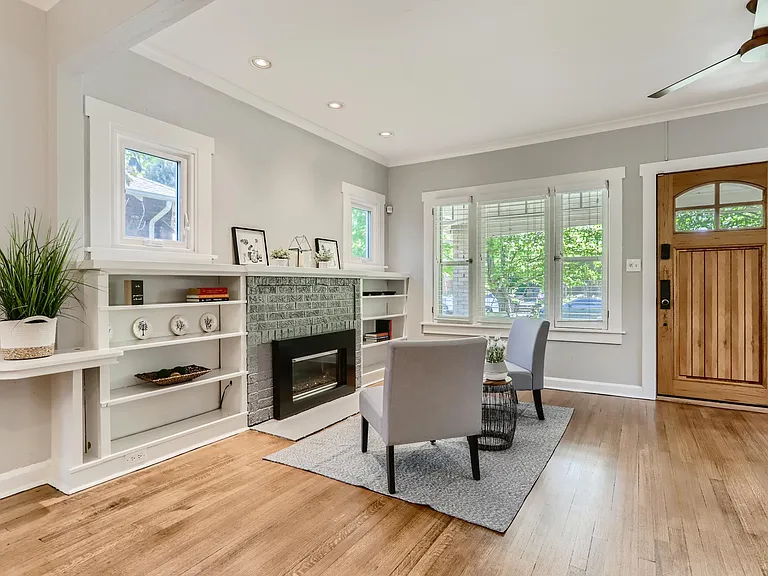 860 Adams St — Photo 6