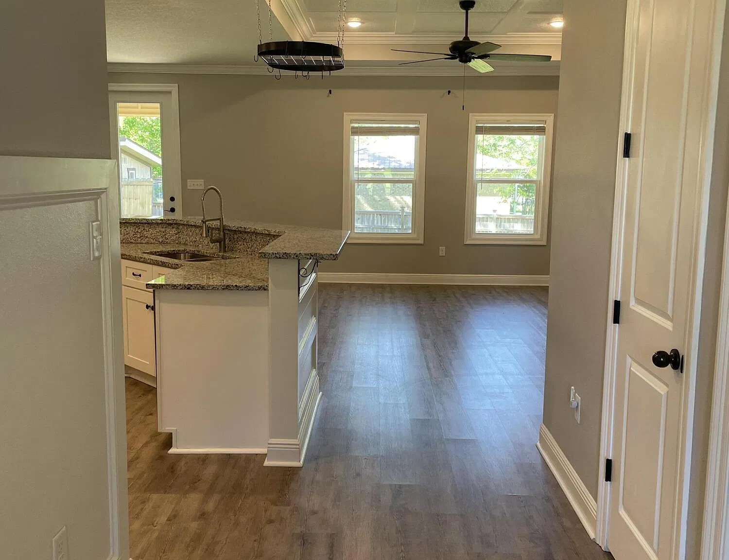 4 bed, 2.0 bath, 1625 sqft, $2,600 — Photo 4