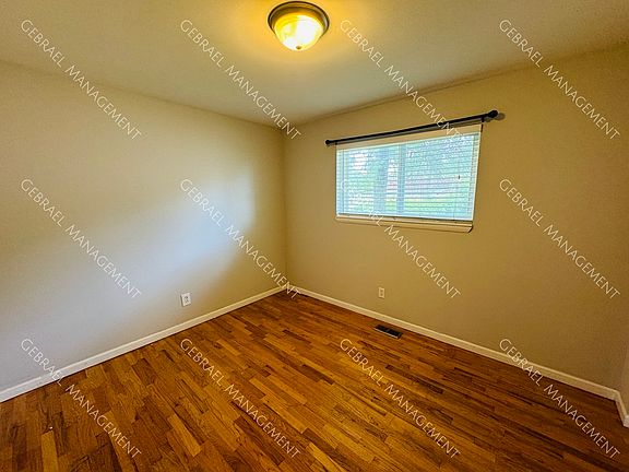5th image of 24332 Cunningham Ave