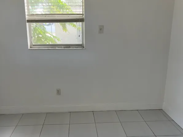 5553 NW 32nd Ave, Miami, FL