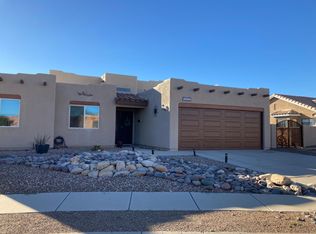 8898 N Safflower Ln, Tucson, AZ 85743