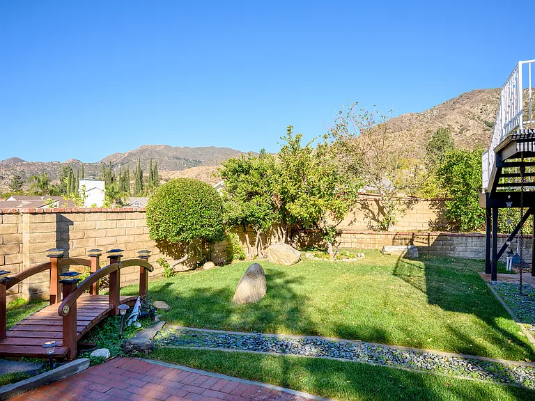 13945 Breger Ave — Photo 32