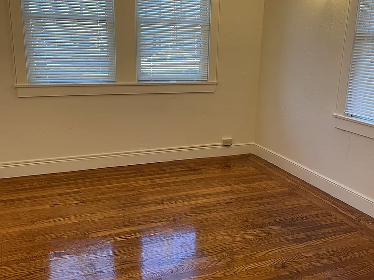 817 25th St #1B — Photo 3