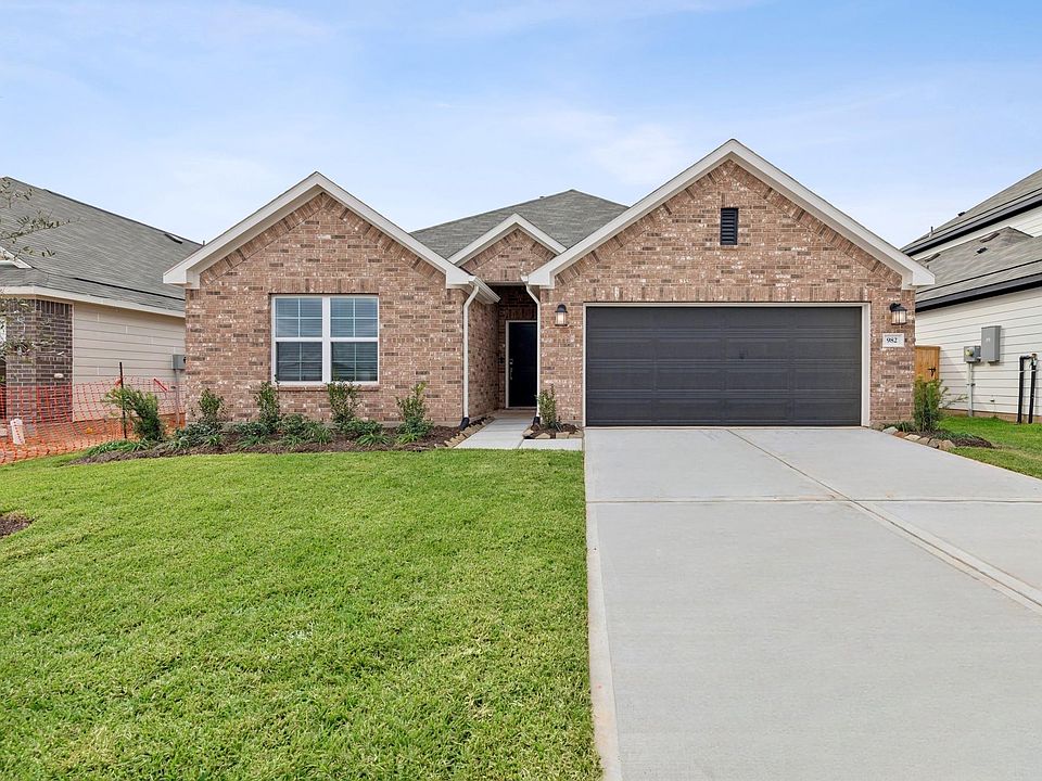 1st image of 982 Garden Path Dr