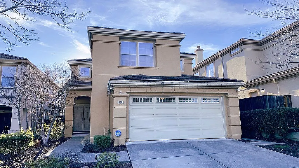 129 Pearlgrass Ct photo 1
