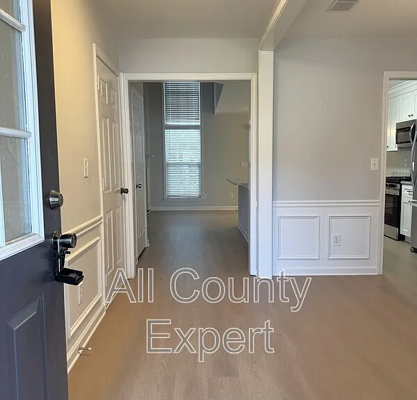 4318 Shillham Ct — Photo 2