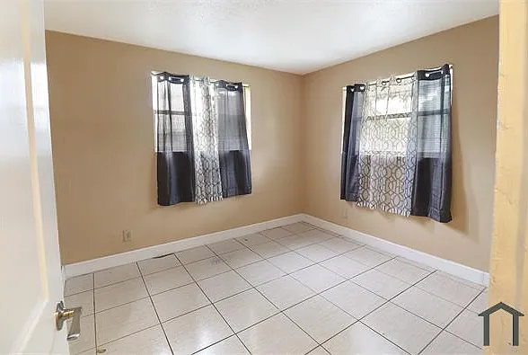 1752 SW 70th Way — Photo 16