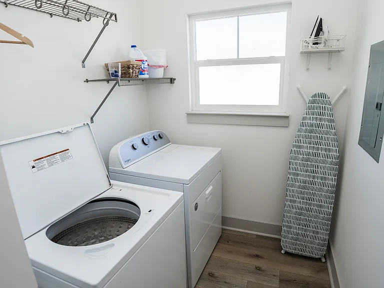22524 Lakeview Dr — Photo 63