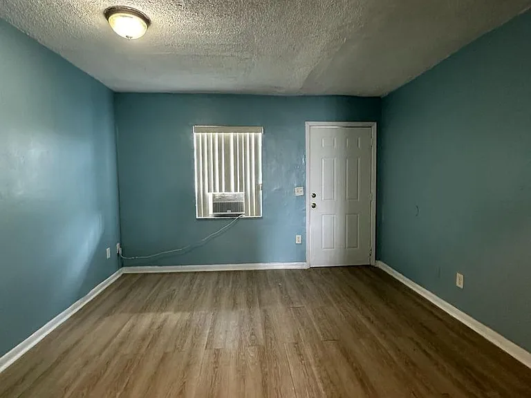 St George Apartments — Photo 54