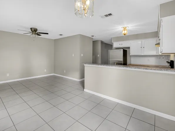 2219 Foxcroft Ln, Arlington, TX 76014