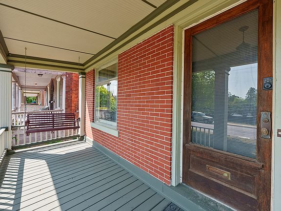 5th image of 1362 Eastwood Ave