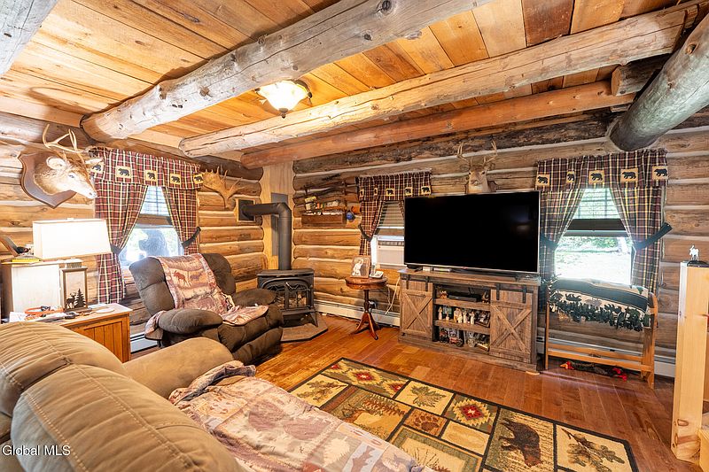 4th image of 107 Lake Road