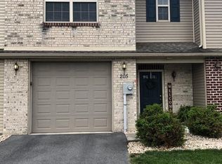 205 Meriweather Dr, Chambersburg, PA 17201