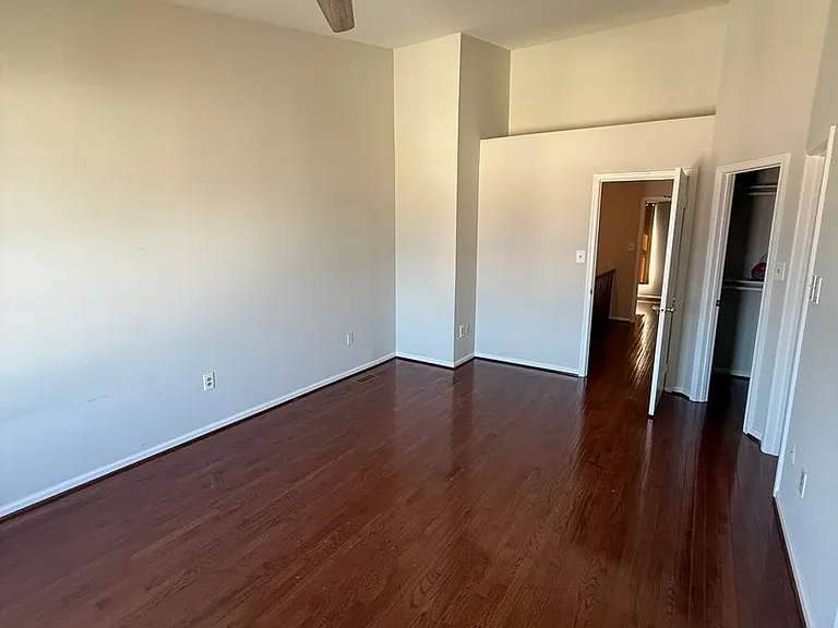 2740 Winston Ct — Photo 11