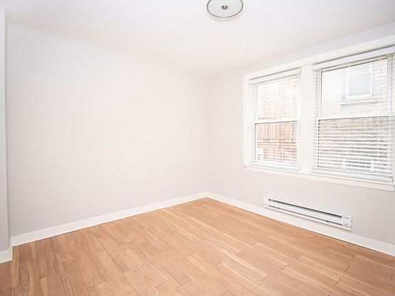 5th image of 511 W Belmont Ave APT 35