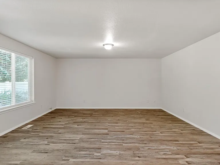 2537 NE 127th Ave — Photo 12
