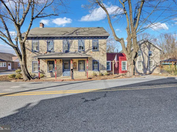 2 Water St, Oley, PA 19547