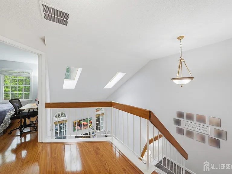 3 Dorchester Dr — Photo 39
