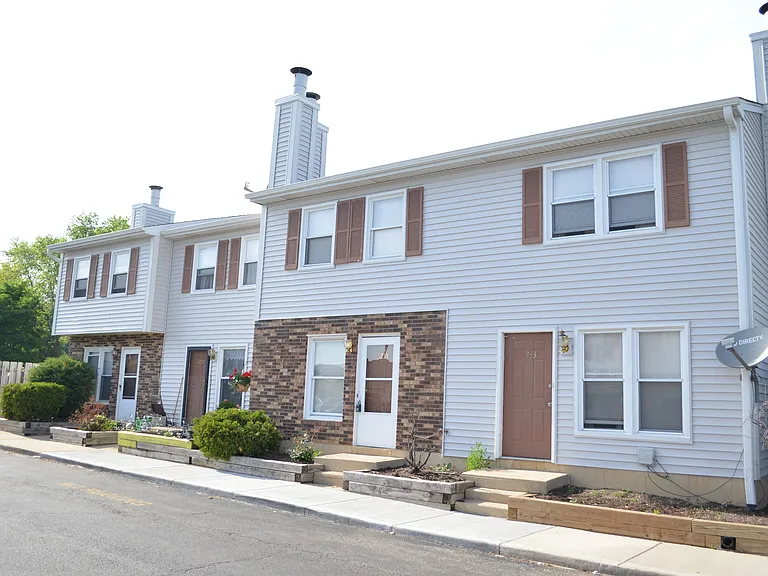 1235 Marywood Ct — Photo 1