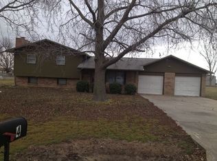 4 Dement Rd, Sikeston, MO 63801