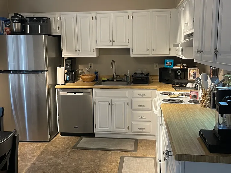 802 Chesney Ln — Photo 3