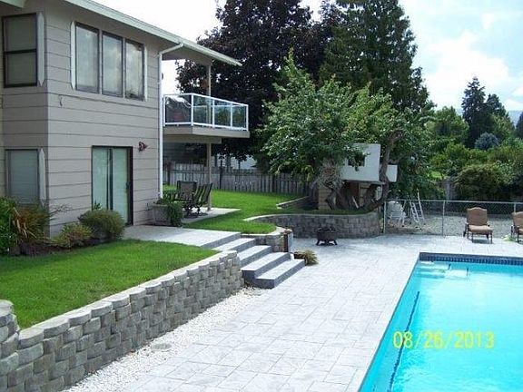 3rd image of 1400 Terrace Ct NE
