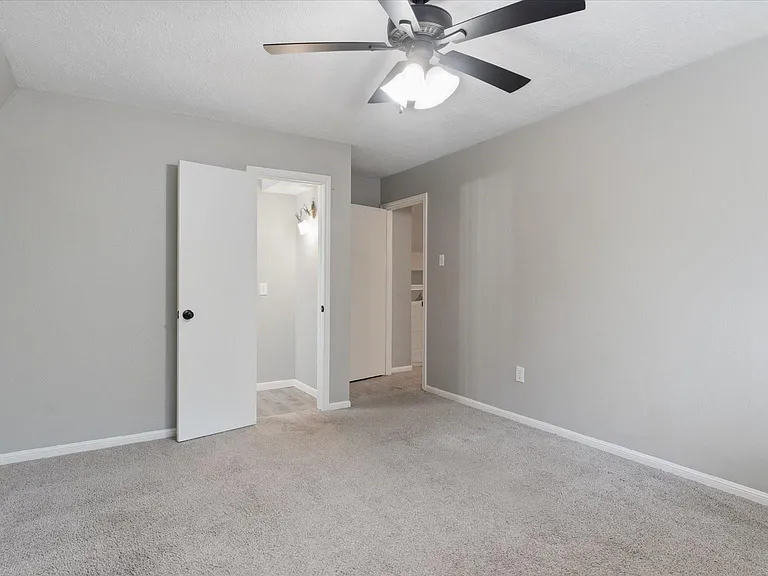 12015 Fawnview Dr — Photo 22